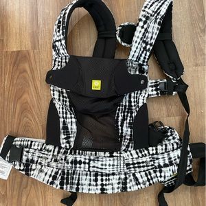 Lillebaby Carrier